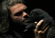(Video) Atentie Adorabil! Un pui de lup invata sa urle pentru prima oara
