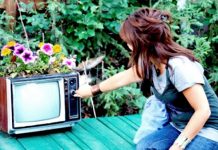 Zece motive pentru care ar trebui sa inchizi televizorul in acest moment